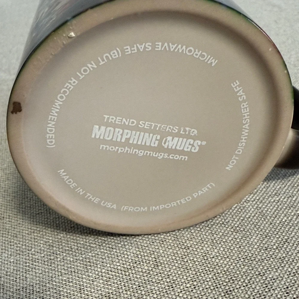 Morphing Mugs Disney Heat Sensitive Mug with Mickey and Minnie In Hawaii. - Picture 12 of 15